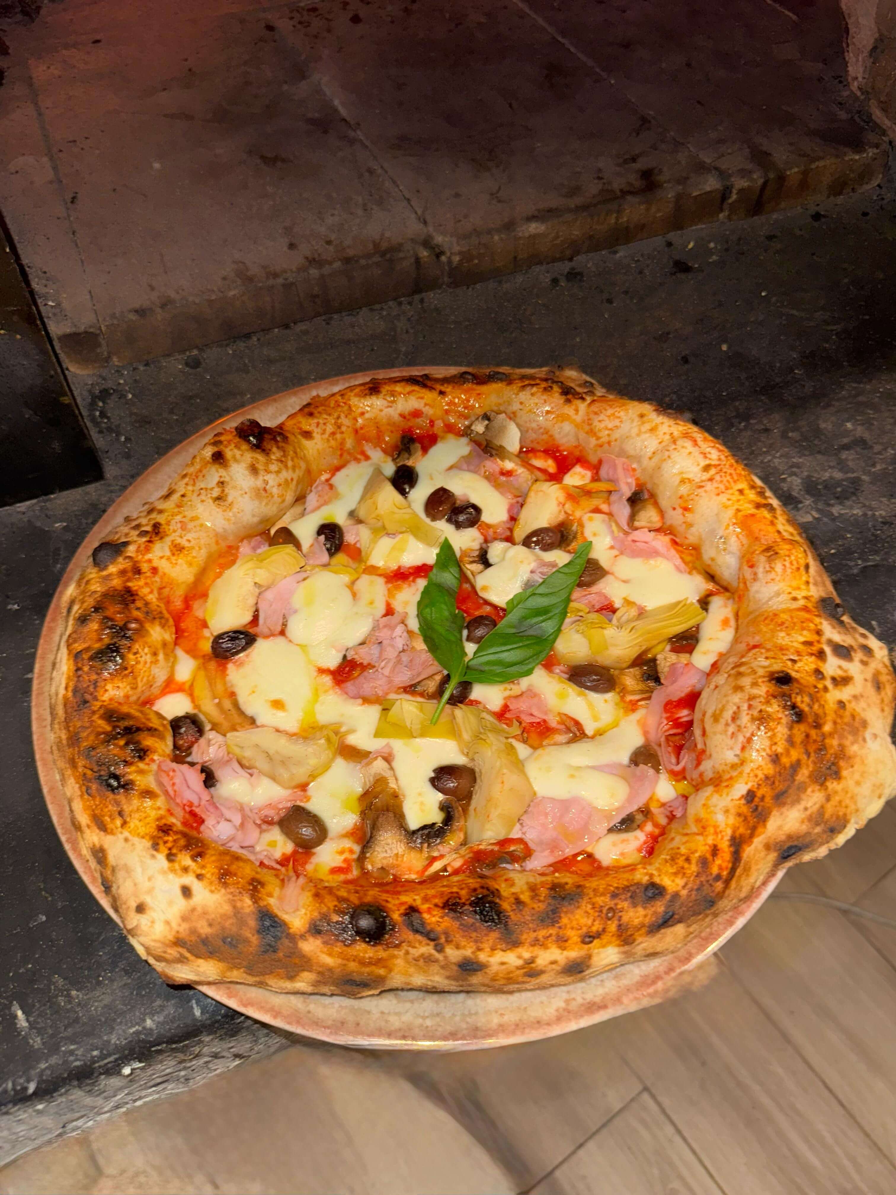 4 Seasons - Pizzeria Monégasque by Mimmo Delivery Monaco | Mr Room Service