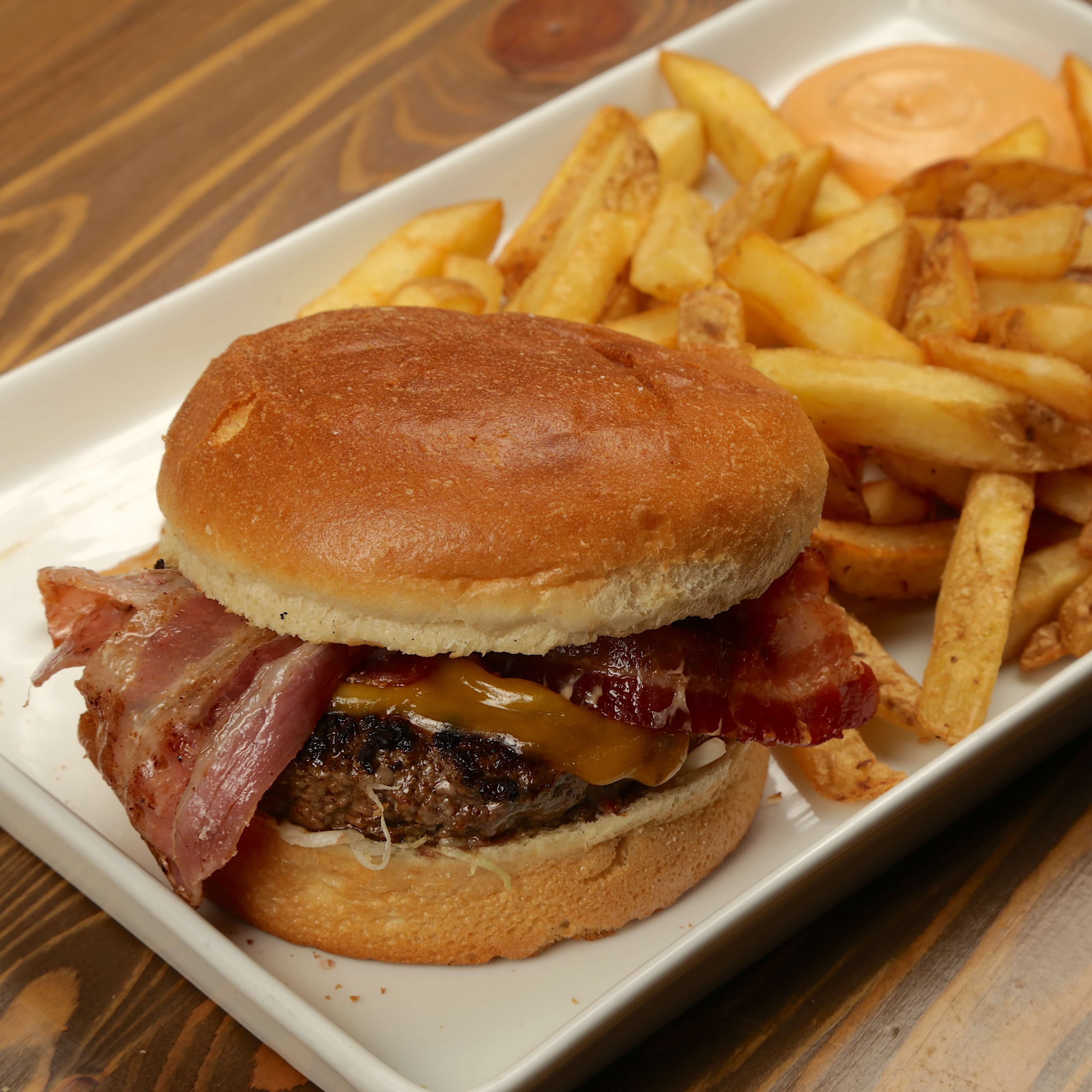 American Burger - Old Wild West  | Delivery in Monaco