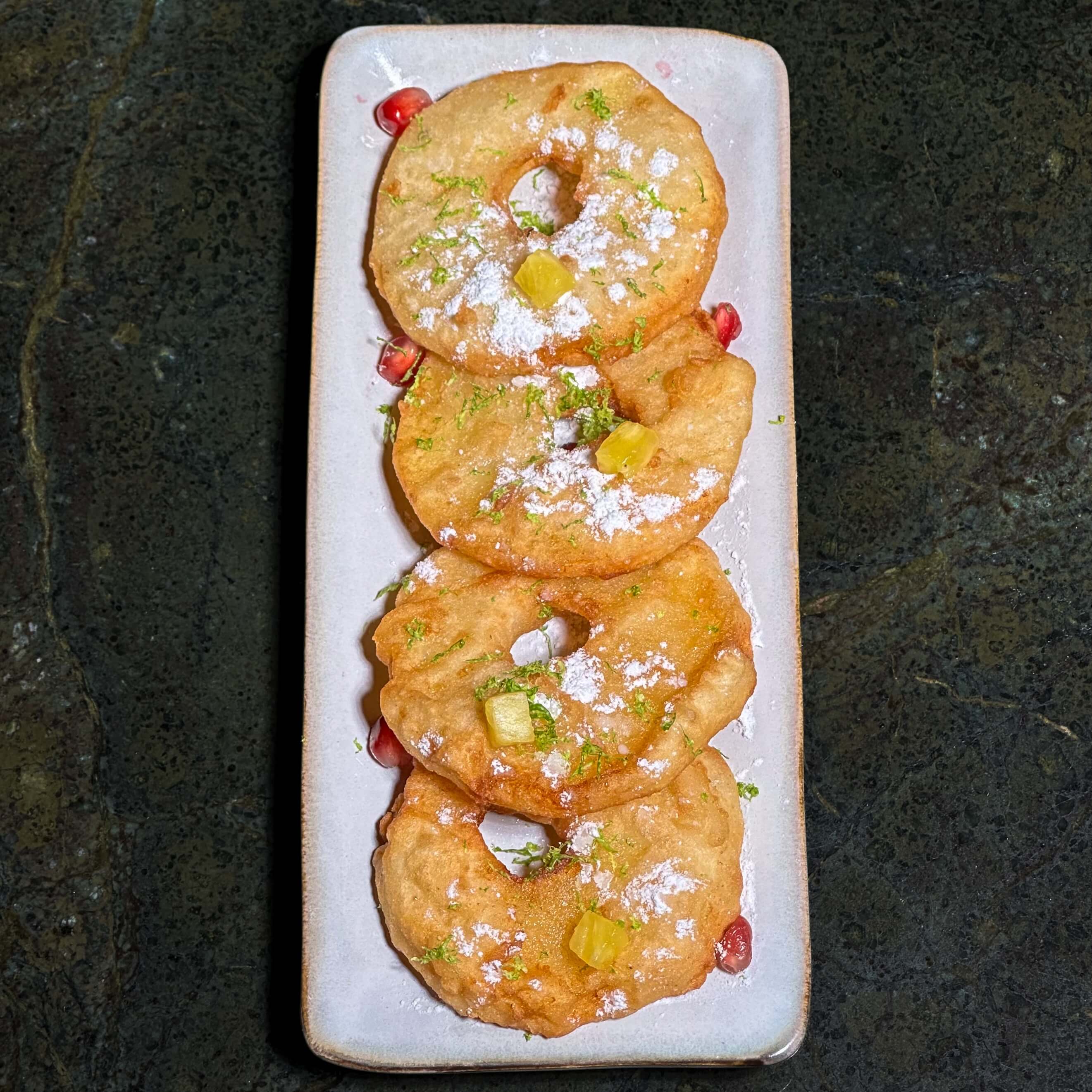 Apple fritters (2 pieces) - Sushi by Spicy Bamboo