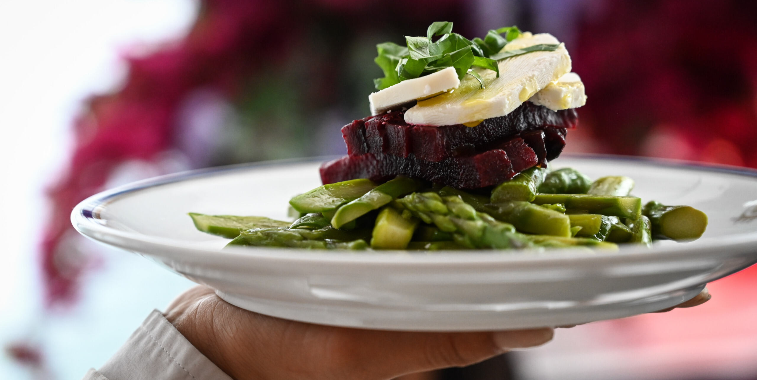 Asparagus and beetroots salad 