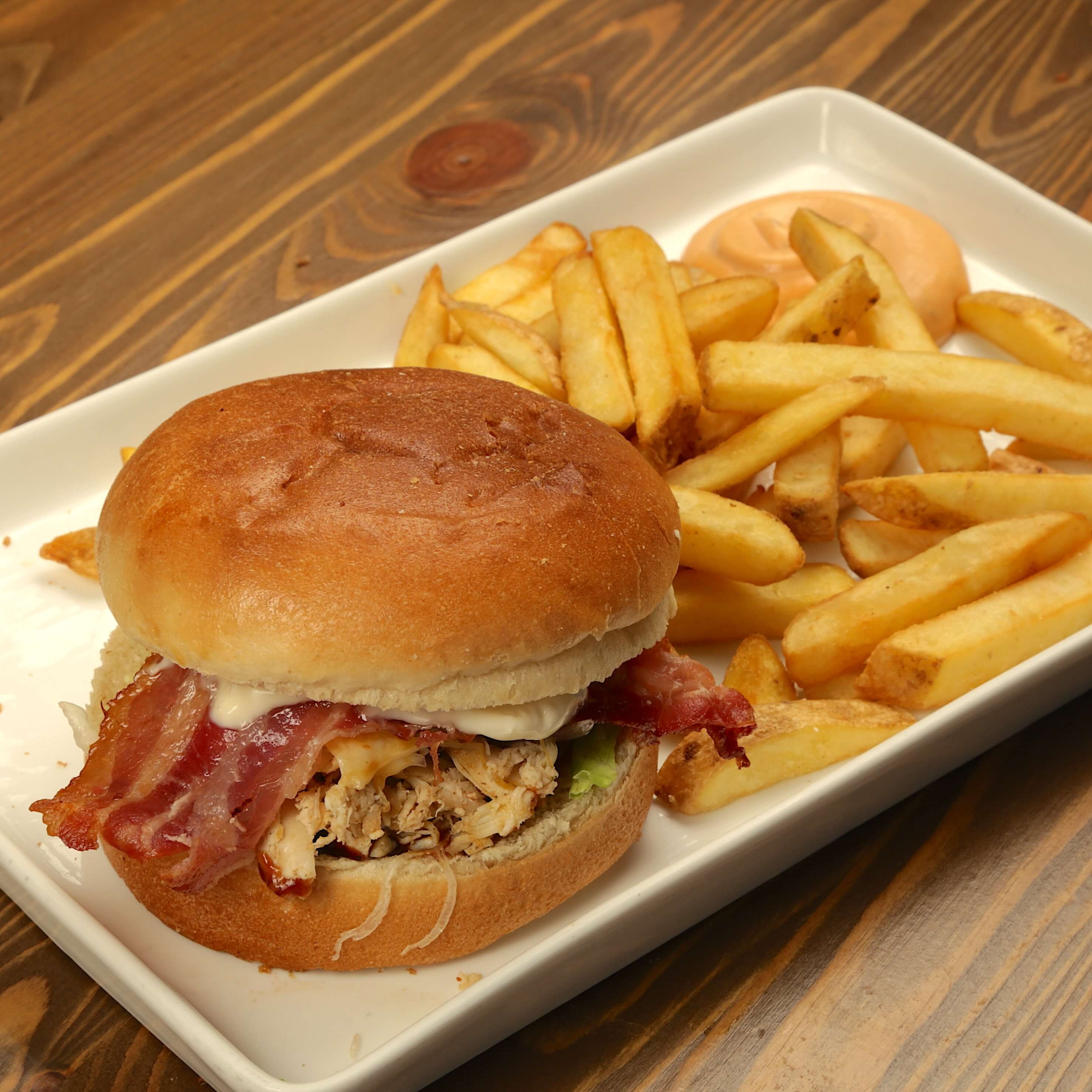 BBQ pulled burger - Old Wild West  | Delivery in Monaco