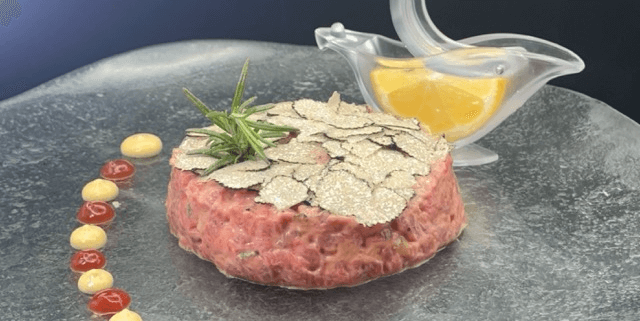 Beef Tartar 200gr truffle and fries