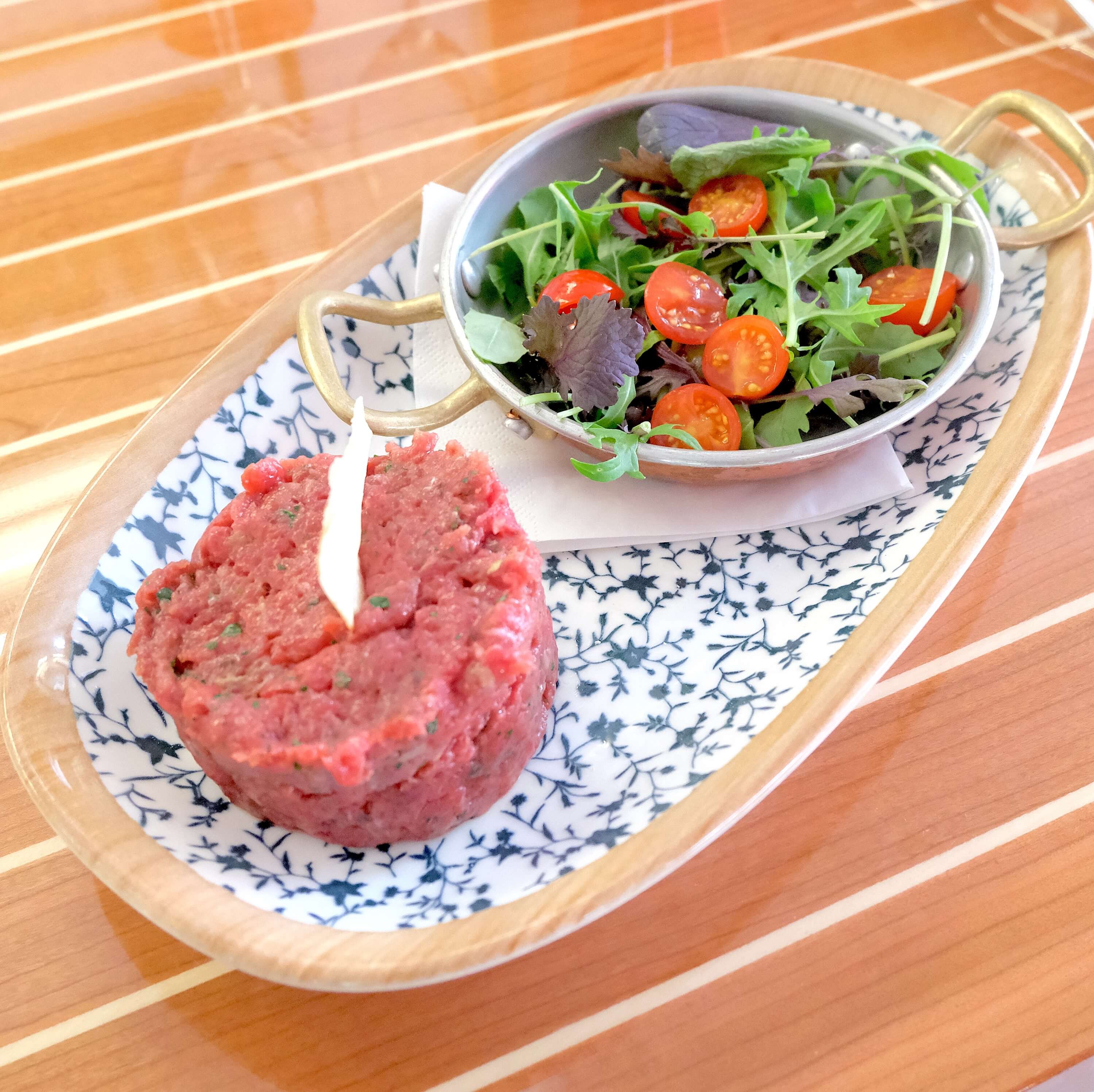 Beef Tartar with homemade salad - La Saliere | Italian & Mediterranean Food Delivery in Monaco, Cap-d'Ail
