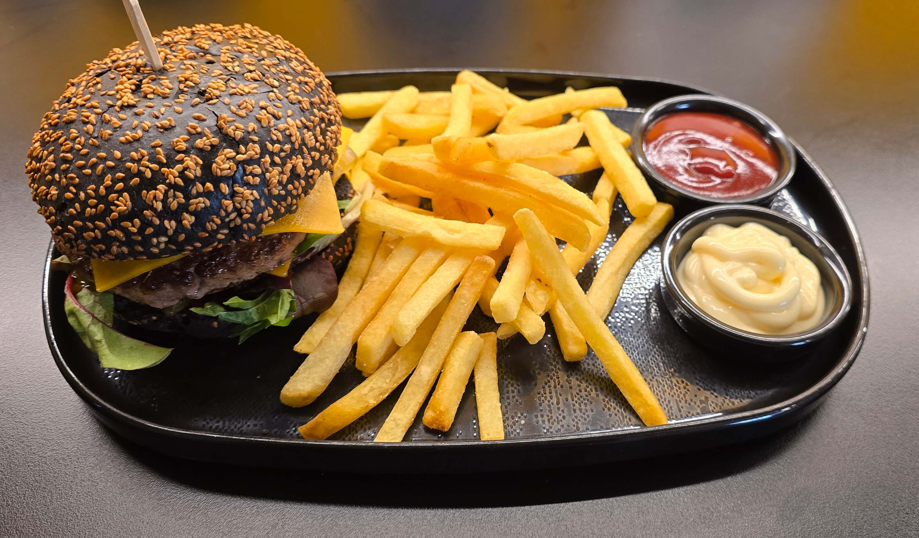 Black Angus Burger - Zeits Bar