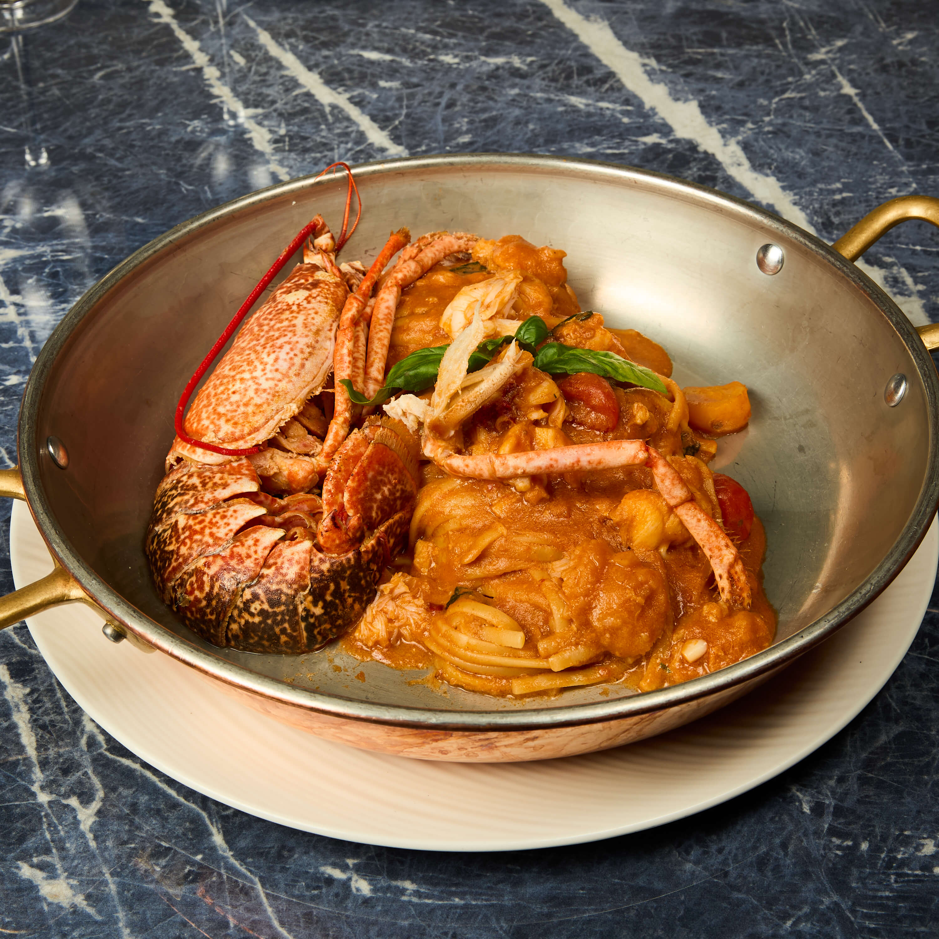 Linguine Homard Bleu - Avenue 31 | Livraison Cuisine Méditerranéenne à Monaco