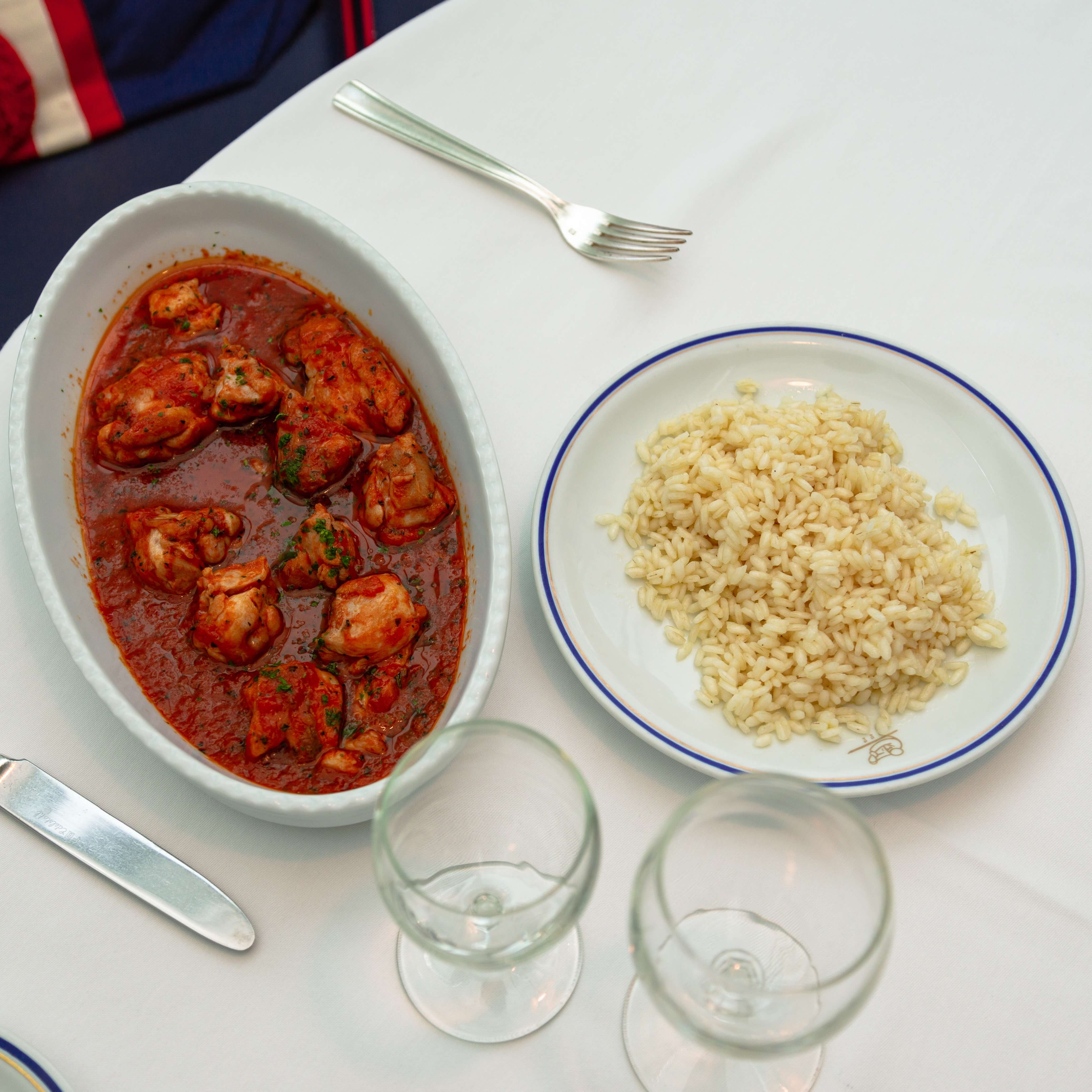 Ragoût de poulet avec pizzaïola, riz pilaf - Cipriani | Livraison Gastronomie Italienne à Monaco