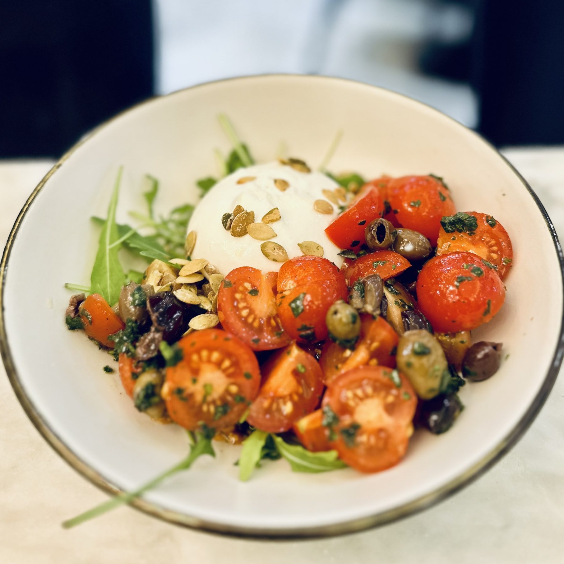 Burrata & tomatoes - Bubble Bar