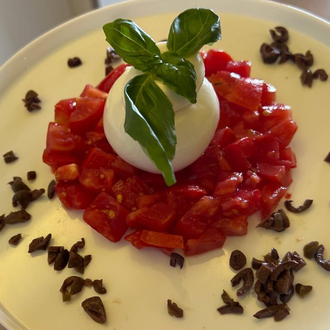 Burrata  - Amici Miei | Italian & Mediterranean Food Delivery in Monaco