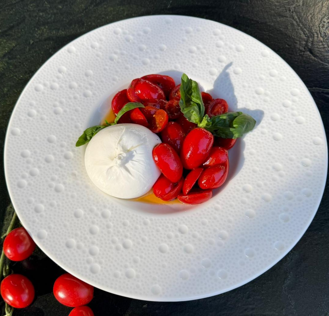 Burrata with cherry tomatoes - L'Ardoise