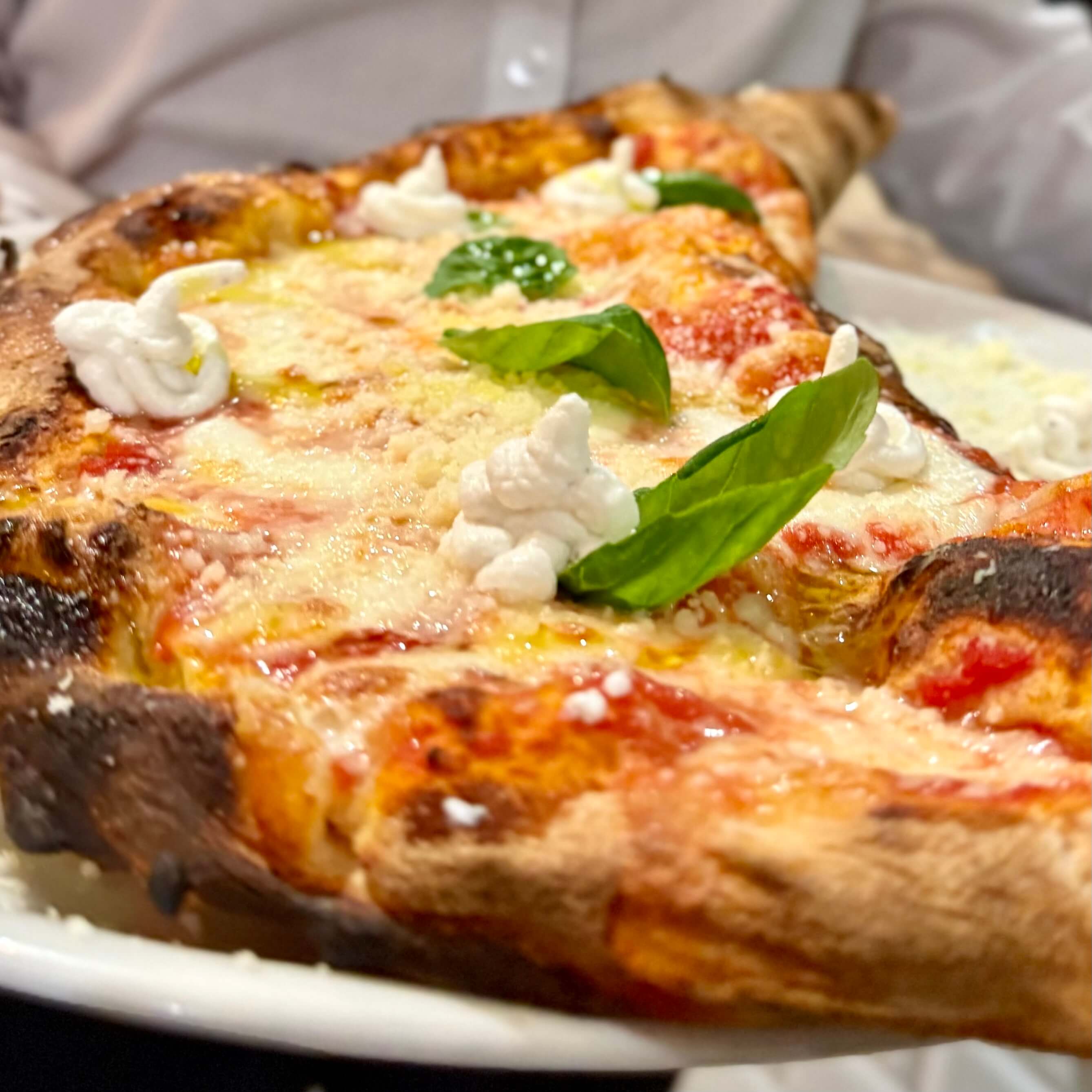 Calzone Ripieno - La Reginella | Italian Restaurant Delivery in Monaco