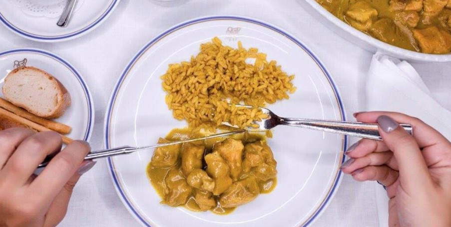 Chicken with curry sauce 