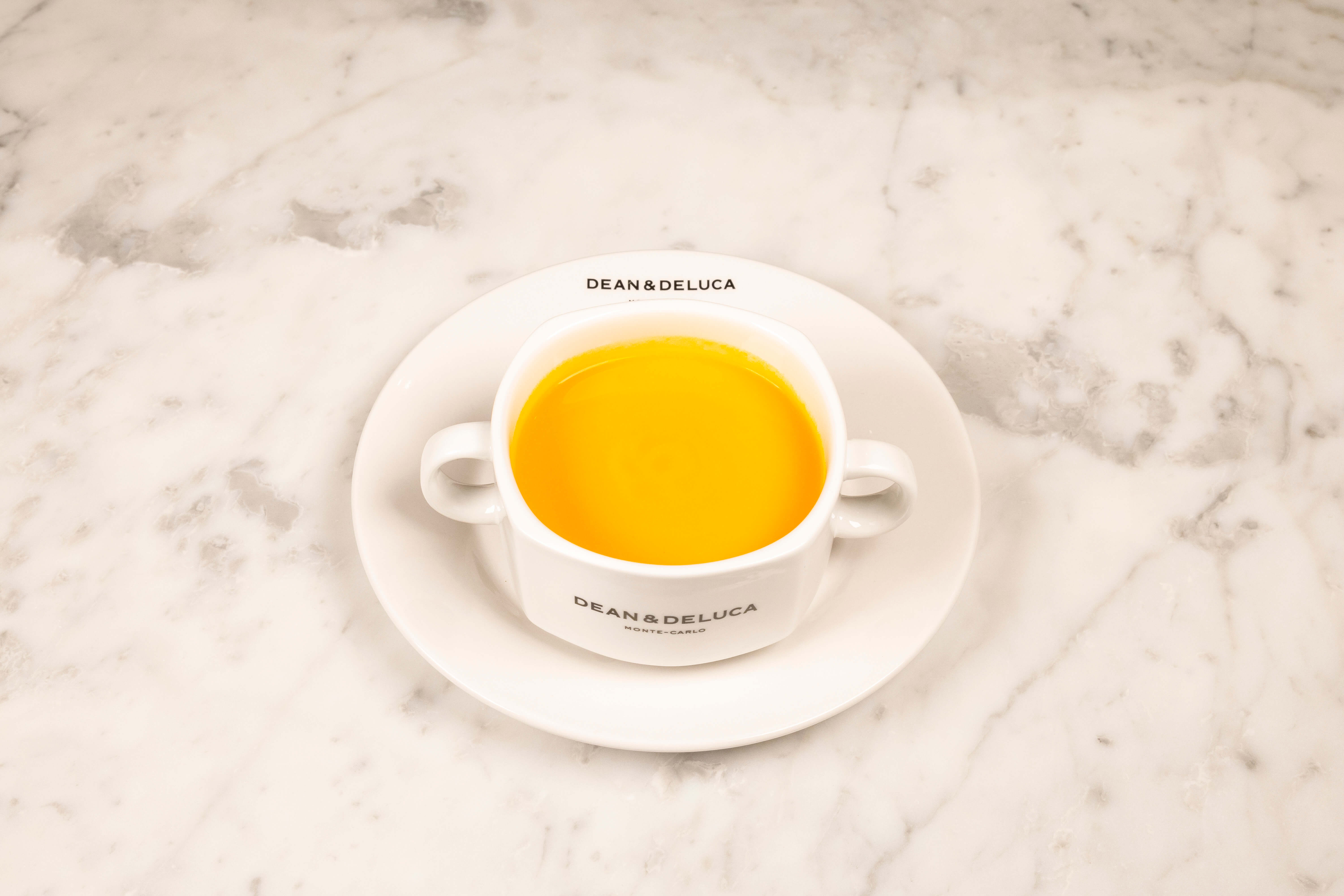 Cream of carrots and orange with “Kiri Hodi” spices - Dean & Deluca Monte-Carlo | Delivery in Monaco
