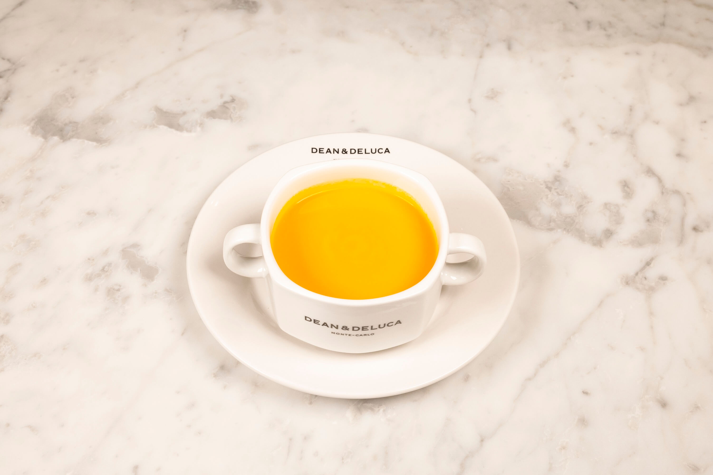 Cream of carrots and orange with “Kiri Hodi” spices - Dean & Deluca Monte-Carlo | Delivery in Monaco