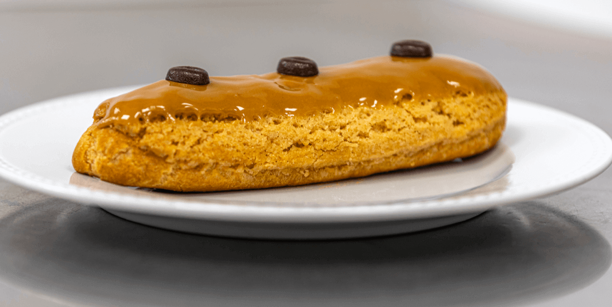 Dessert - Eclair au café - Amore Mio | Livraison Sandwichs & Salades à Monaco, Cap-d'Ail & Beausoleil