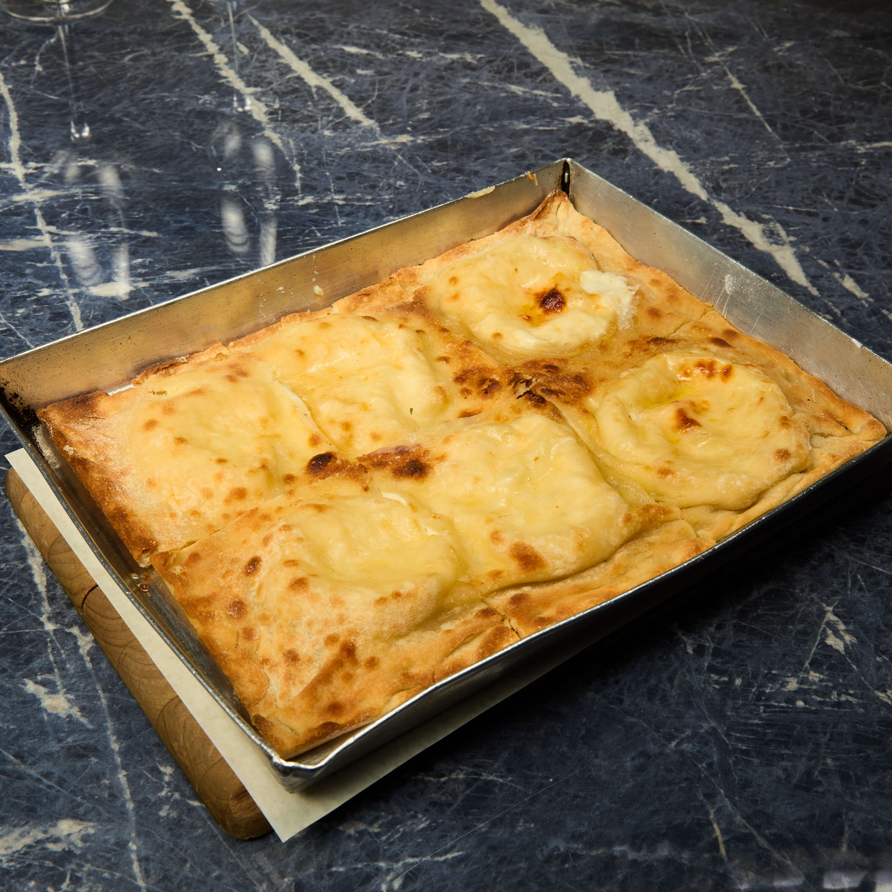Foccacia di Recco - Avenue 31 | Livraison Cuisine Méditerranéenne à Monaco