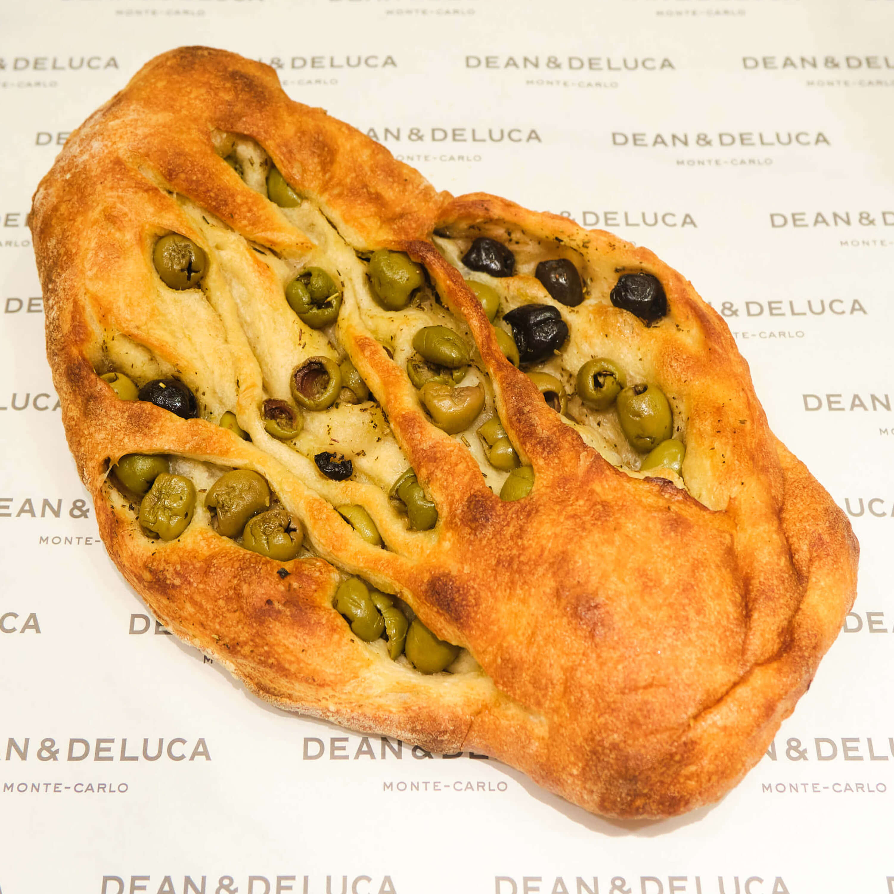 Fougasse with olives - Dean & Deluca Monte-Carlo | Delivery in Monaco