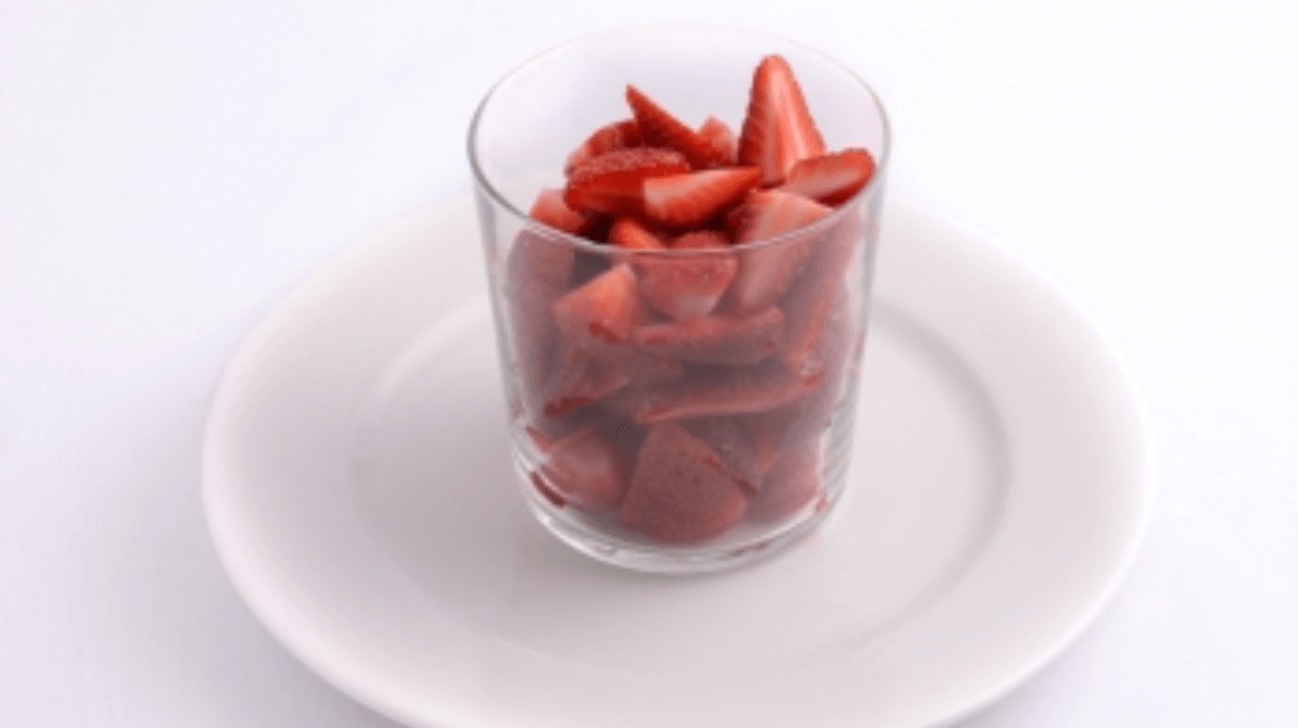 Fresh fruit salad / strawberries - Bella Vita | Italian & French Cuisine Delivery in Monaco, Cap-d'Ail & Beausoleil