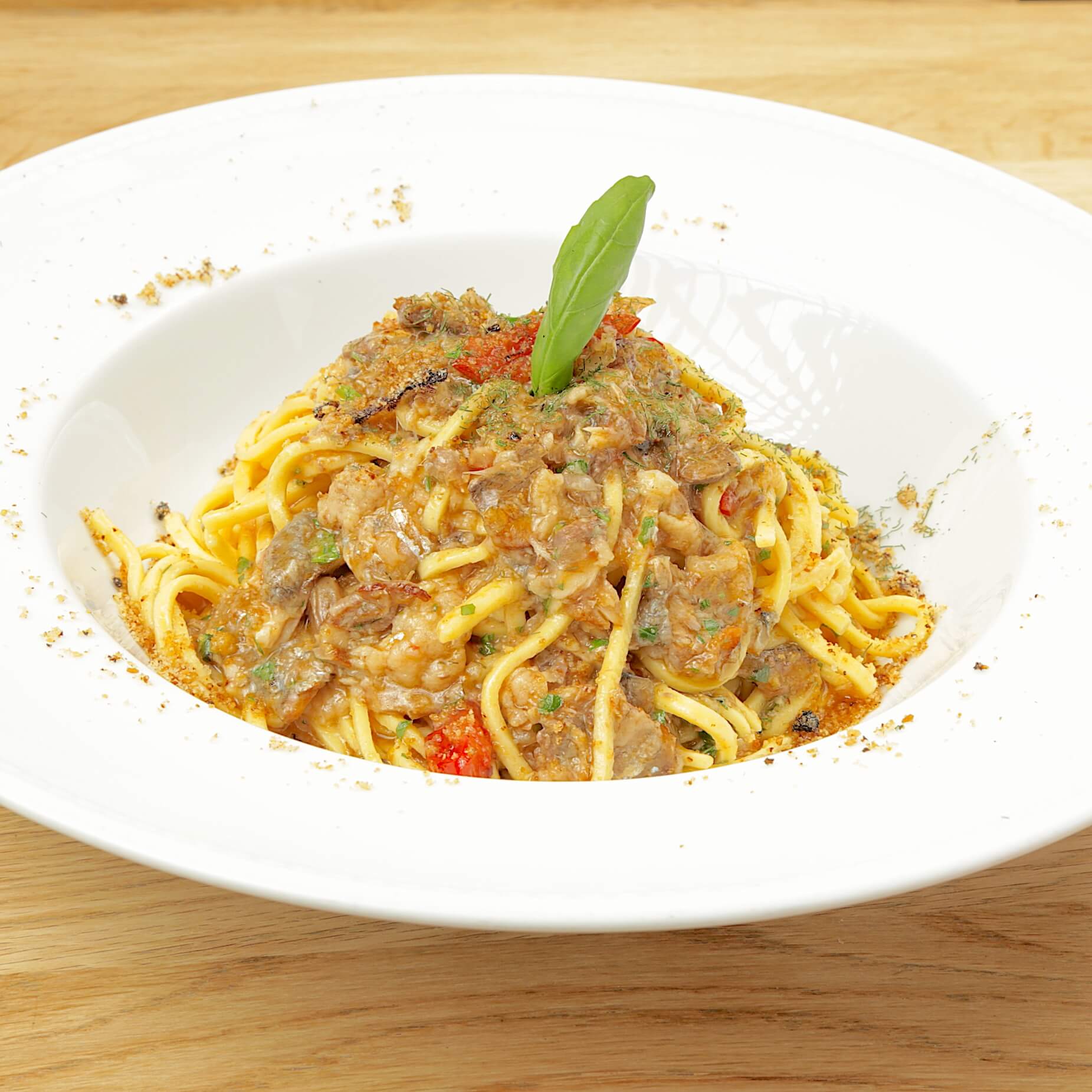 Spaghetti frais au ragoût de sardines - Bella Vita | Livraison Cuisine Italienne & Française à Monaco, Cap-d'Ail & Beausoleil