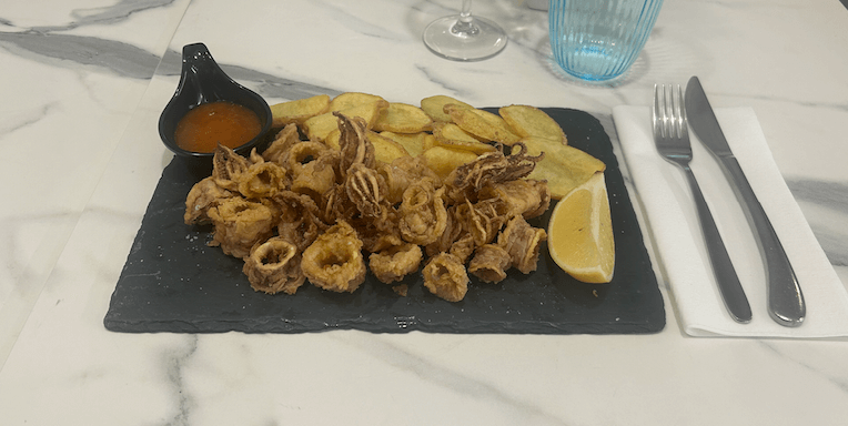 Fried squids and chips