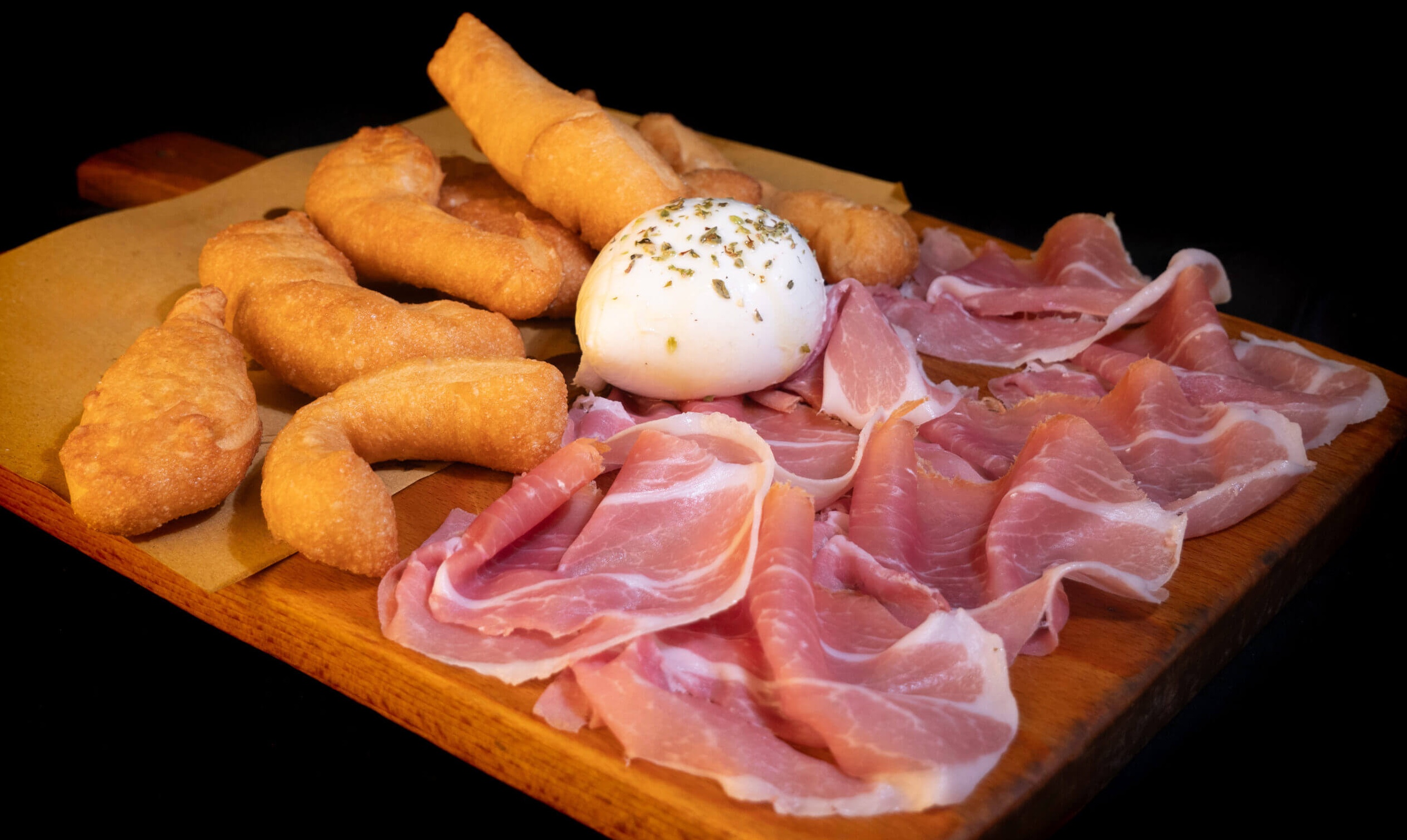 Gennarine Sciantose - Il Pacchero | Authentic Italian Cuisine Delivery in Monaco