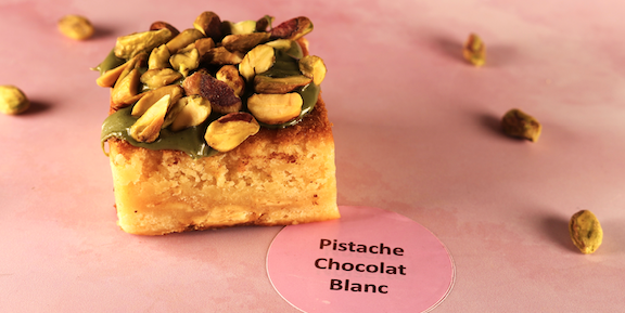 Individual Blondie Pistachio White Chocolate