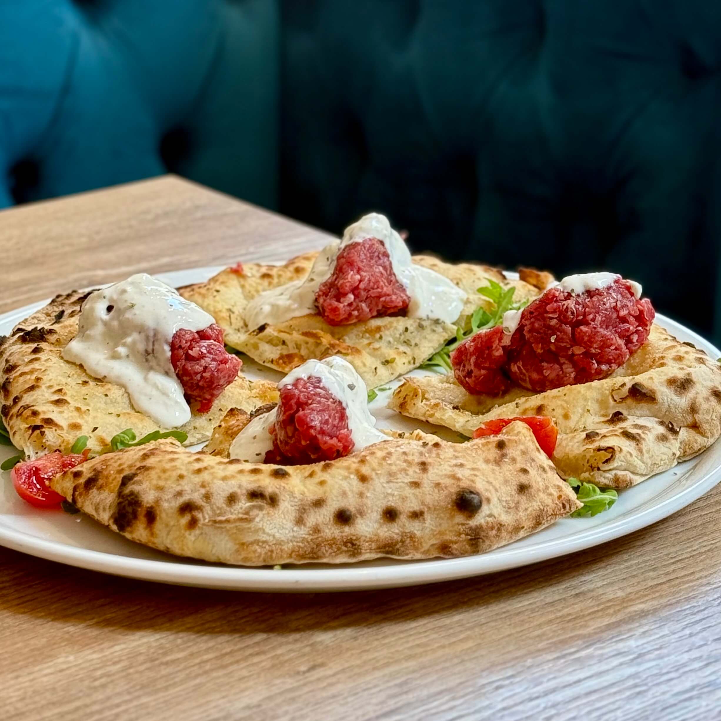 Meat my pizza - La Reginella | Italian Restaurant Delivery in Monaco