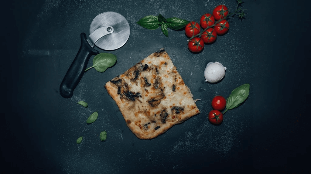 Mini Pizza Funghi - Lo Sfizio Street | Livraison Street Food Italienne à Monaco