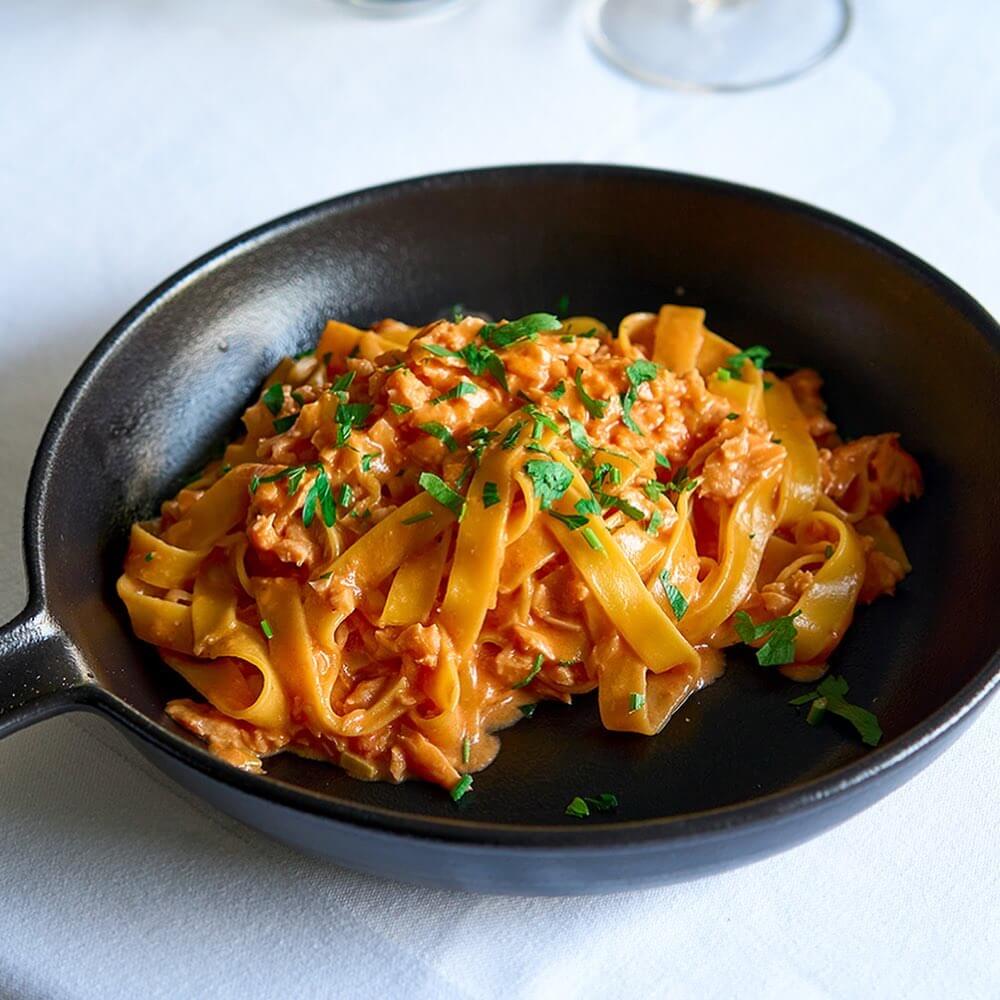 Pappardelle con ragu di black angus beef - Mr Val by Il Calcio | Diverse Cuisine Delivery in Monaco, Cap-d'Ail & Beausoleil