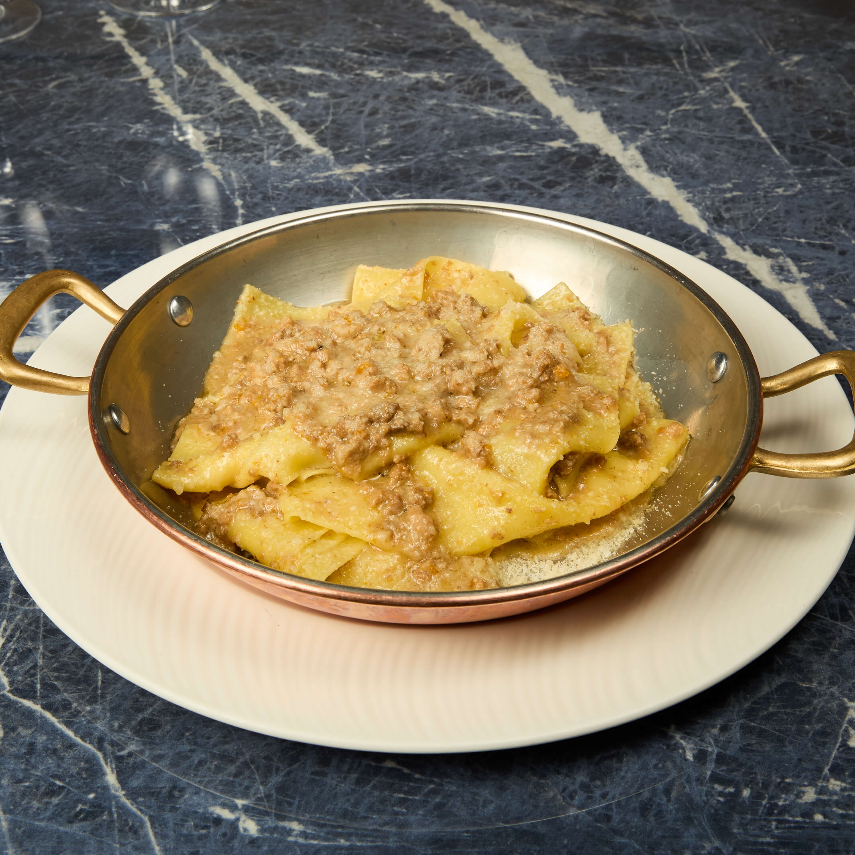 Pappardelle au ragout de Veau & Parmesan - Avenue 31 | Livraison Cuisine Méditerranéenne à Monaco