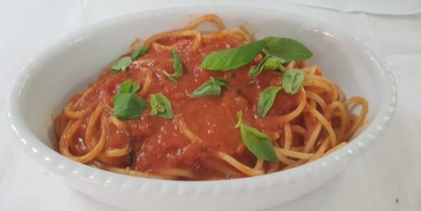 Spaghettis Al Pomodoro e Basilico
