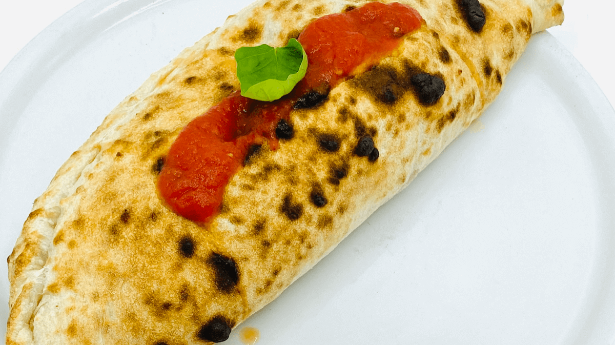 Pizza Amore Mio - Calzone - Amore Mio | Livraison Sandwichs & Salades à Monaco, Cap-d'Ail & Beausoleil