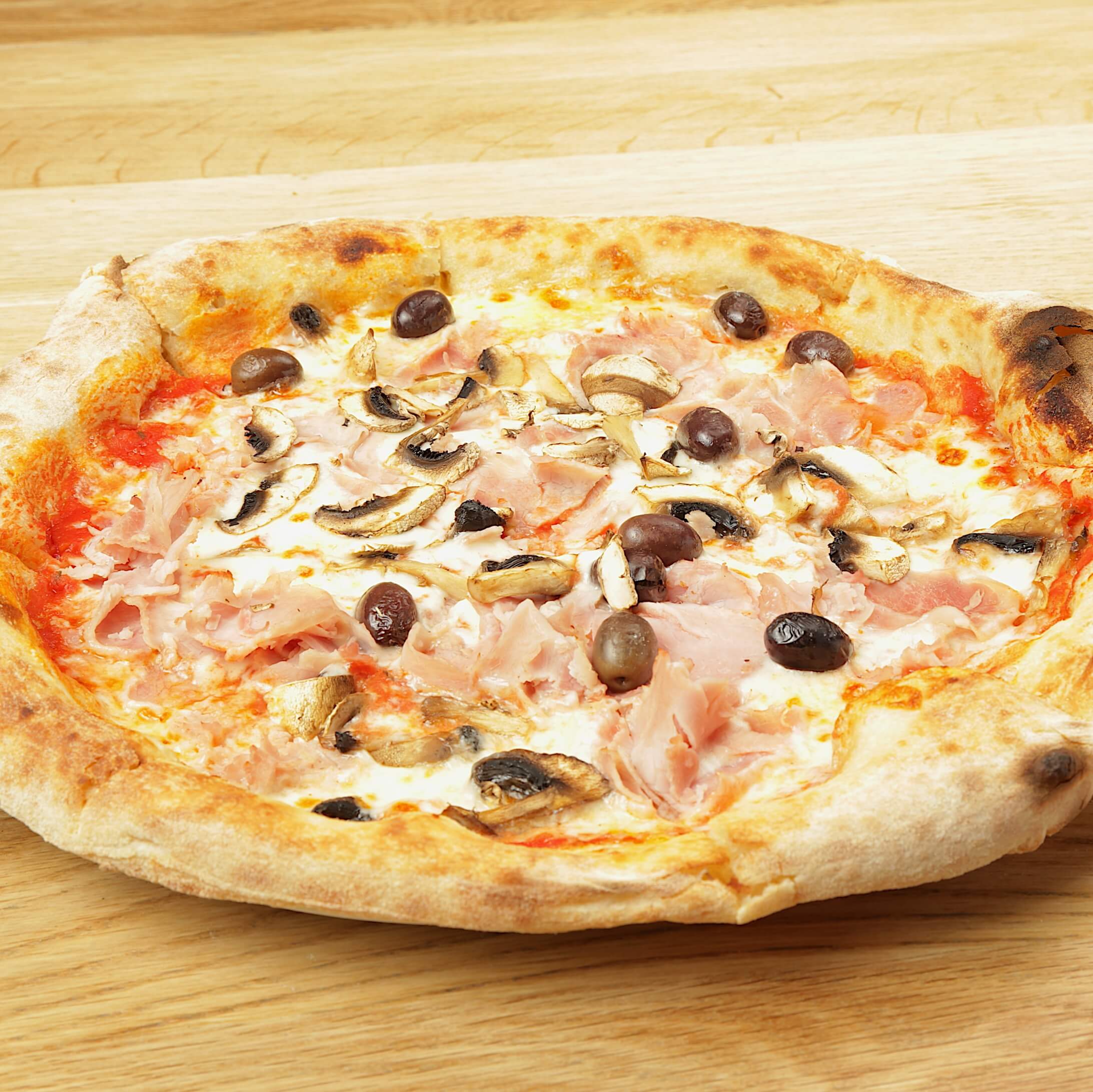 Pizza Reine - Bella Vita | Livraison Cuisine Italienne & Française à Monaco, Cap-d'Ail & Beausoleil