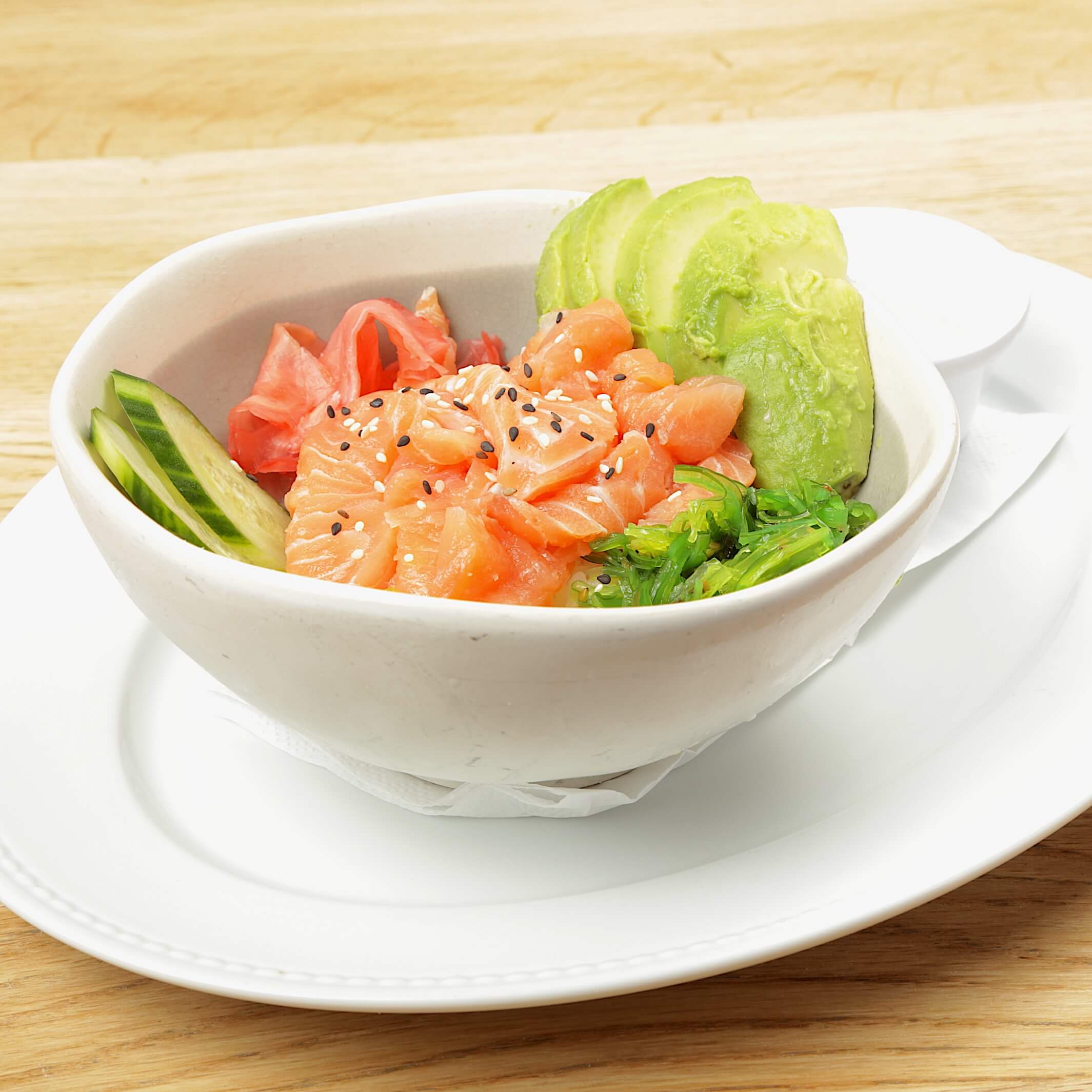 Poke Bowl Saumon - Bella Vita | Livraison Cuisine Italienne & Française à Monaco, Cap-d'Ail & Beausoleil