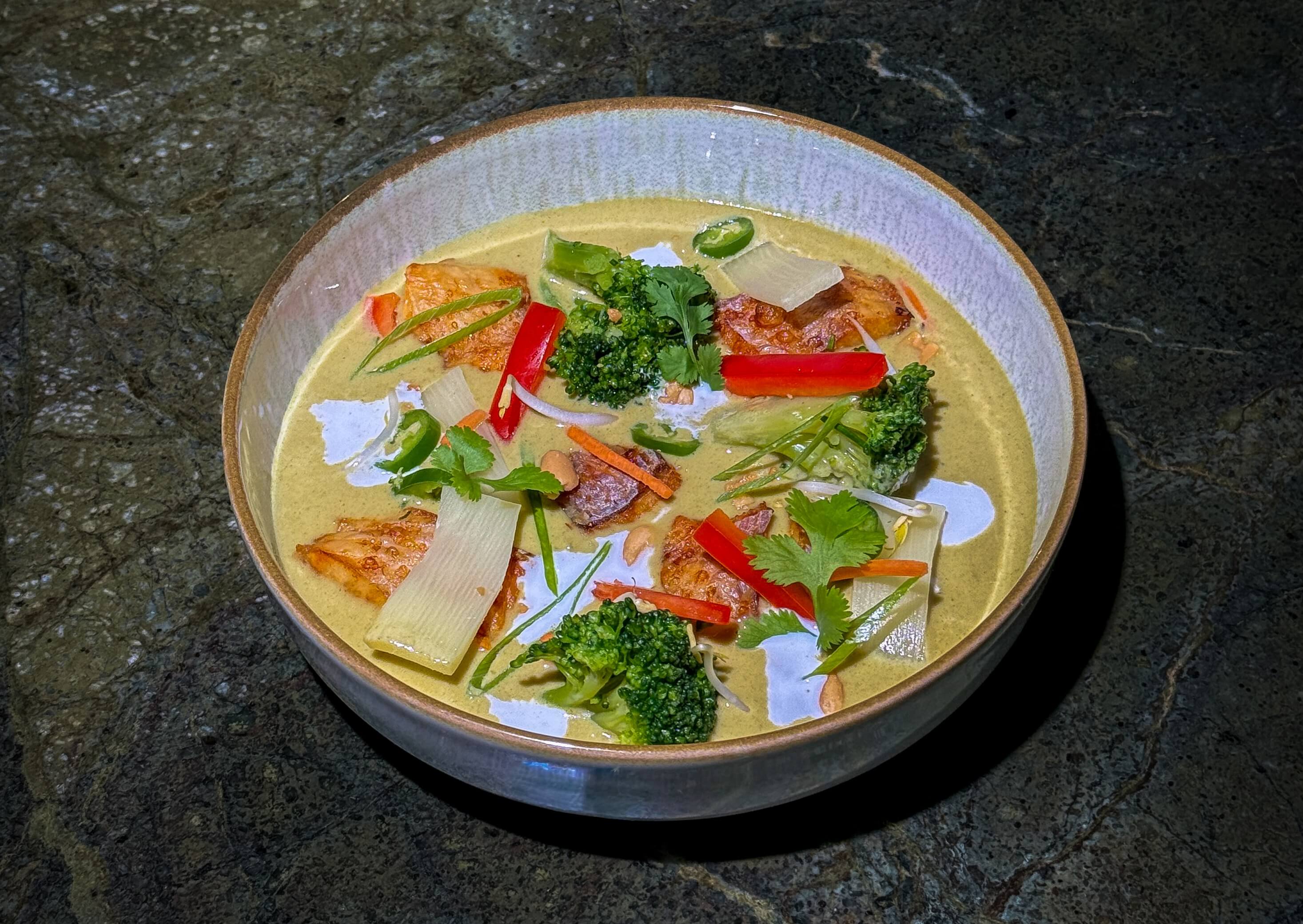 Saint-Pierre Curry - Spicy Bamboo Thai Monaco — Pad Thai, Bo Bun & Curry Delivery