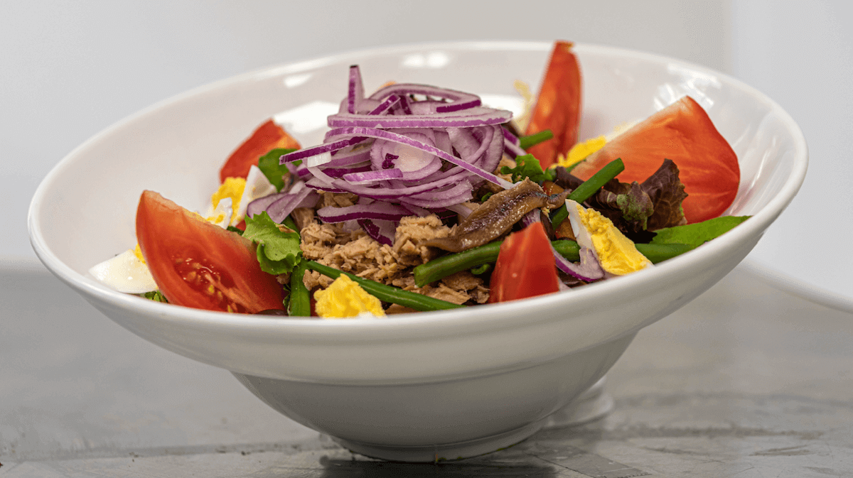 Salade Niçoise - Amore Mio | Livraison Sandwichs & Salades à Monaco, Cap-d'Ail & Beausoleil