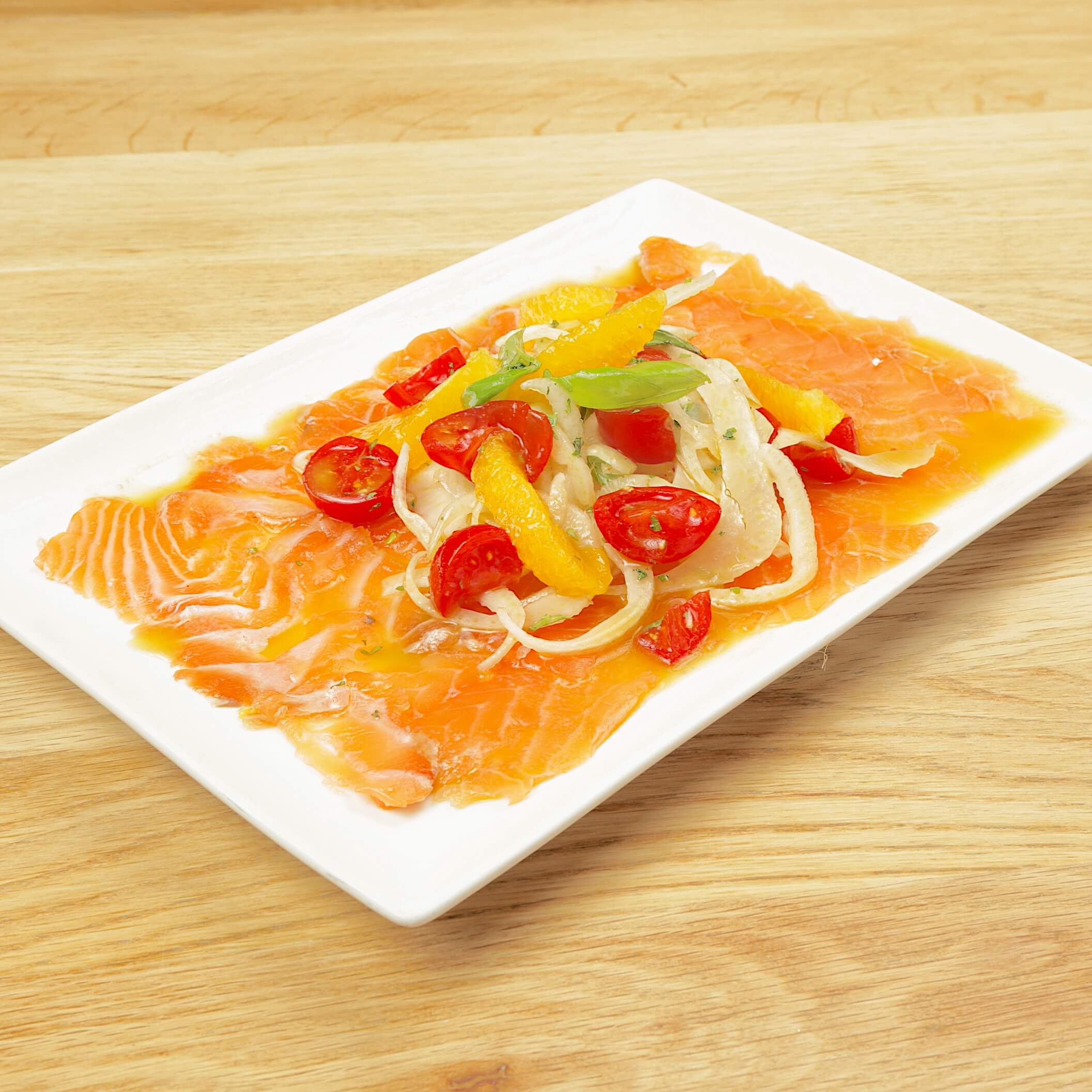 Carpaccio de saumon - Bella Vita | Livraison Cuisine Italienne & Française à Monaco, Cap-d'Ail & Beausoleil