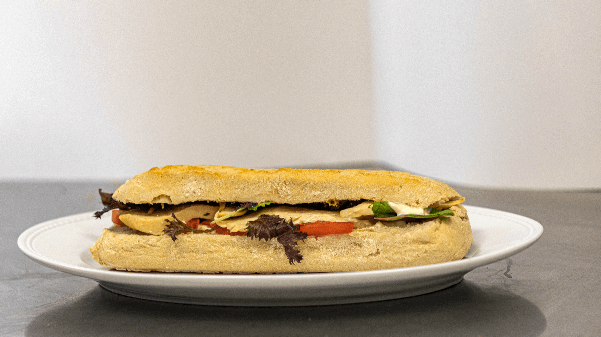 Sandwich - Club poulet grillé - Amore Mio | Livraison Sandwichs & Salades à Monaco, Cap-d'Ail & Beausoleil