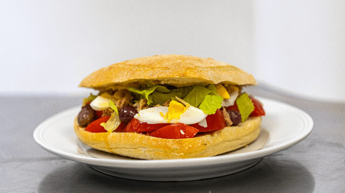 Sandwich - Pan bagnat - Amore Mio | Livraison Sandwichs & Salades à Monaco, Cap-d'Ail & Beausoleil