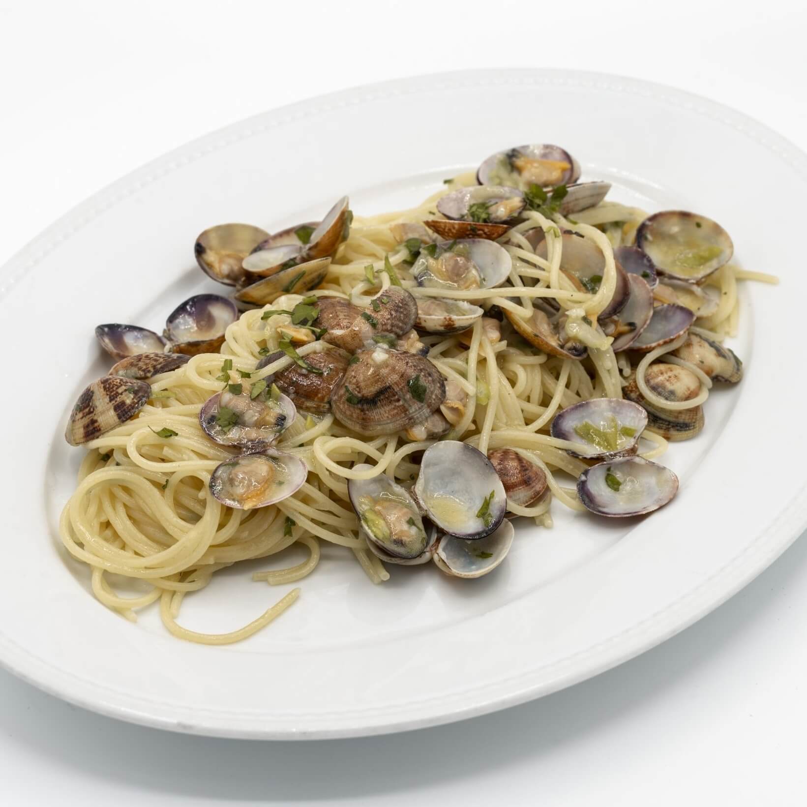 Spaghetti aux palourdes - Bella Vita | Livraison Cuisine Italienne & Française à Monaco, Cap-d'Ail & Beausoleil
