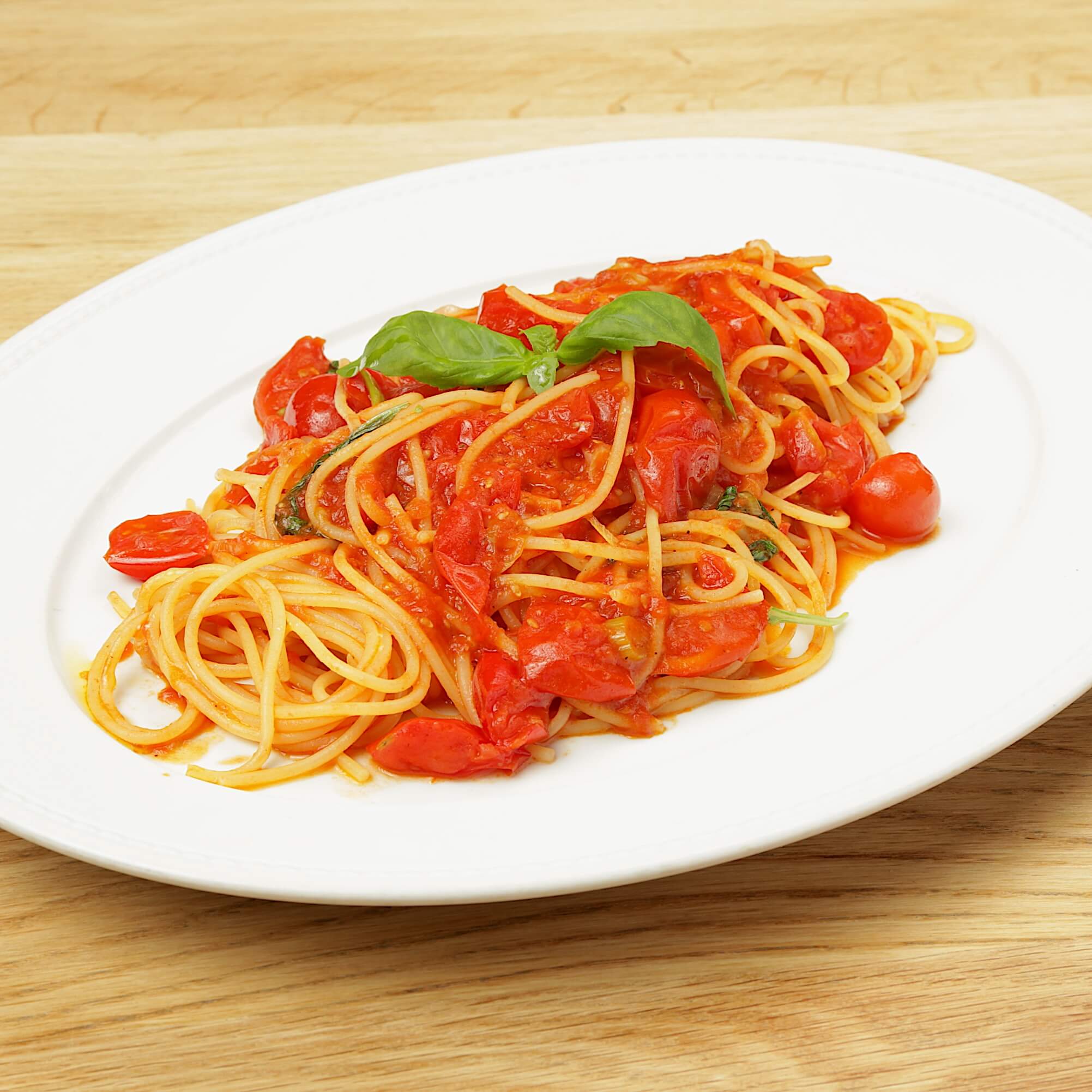 Spaghettis Tomates Fraîches et Basilic - Bella Vita | Livraison Cuisine Italienne & Française à Monaco, Cap-d'Ail & Beausoleil