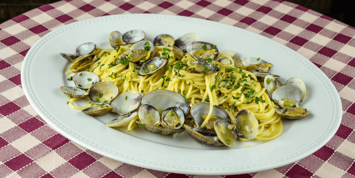 Spaghettis with clams & bottarga