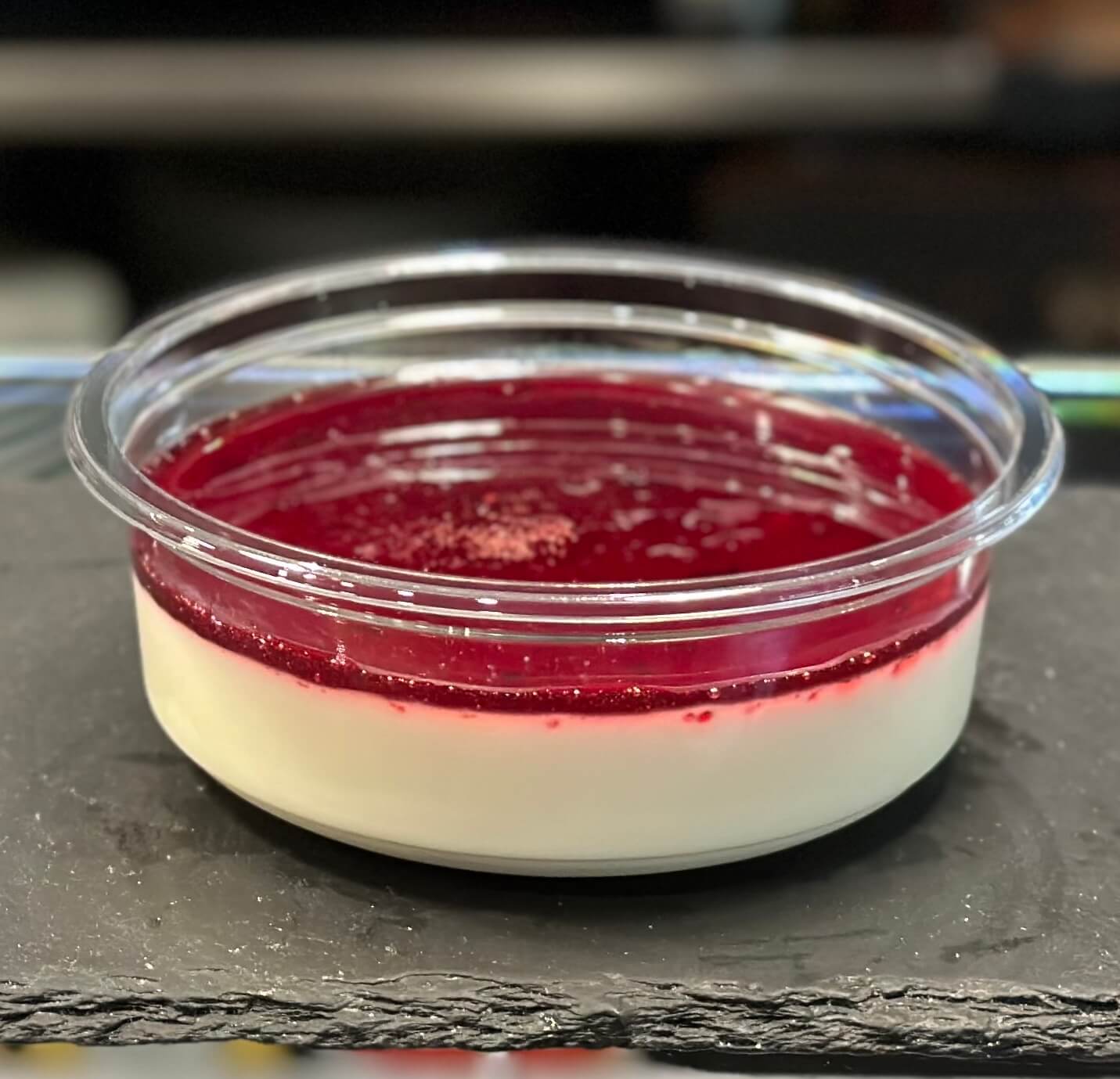 Strawberry Panna cotta - Cooks | Delivery in Monaco