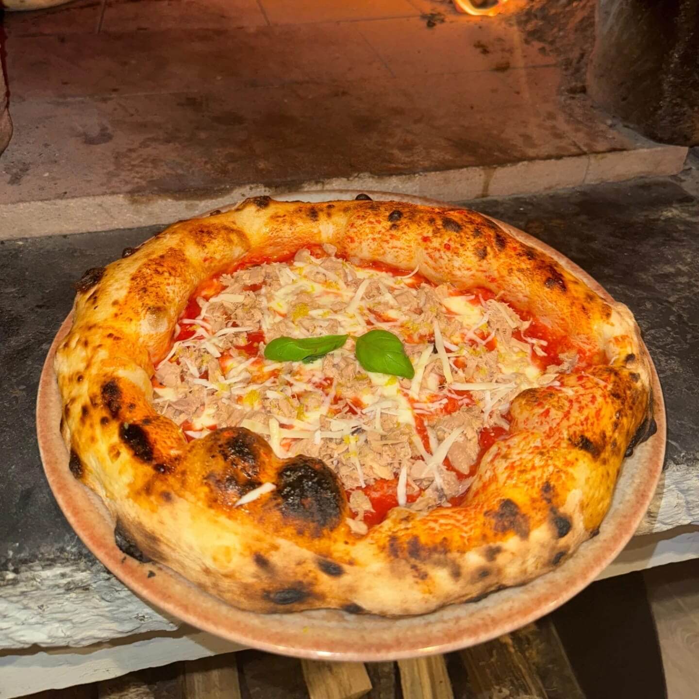 Tuna and pecorino - Pizzeria Monégasque by Mimmo Delivery Monaco | Mr Room Service