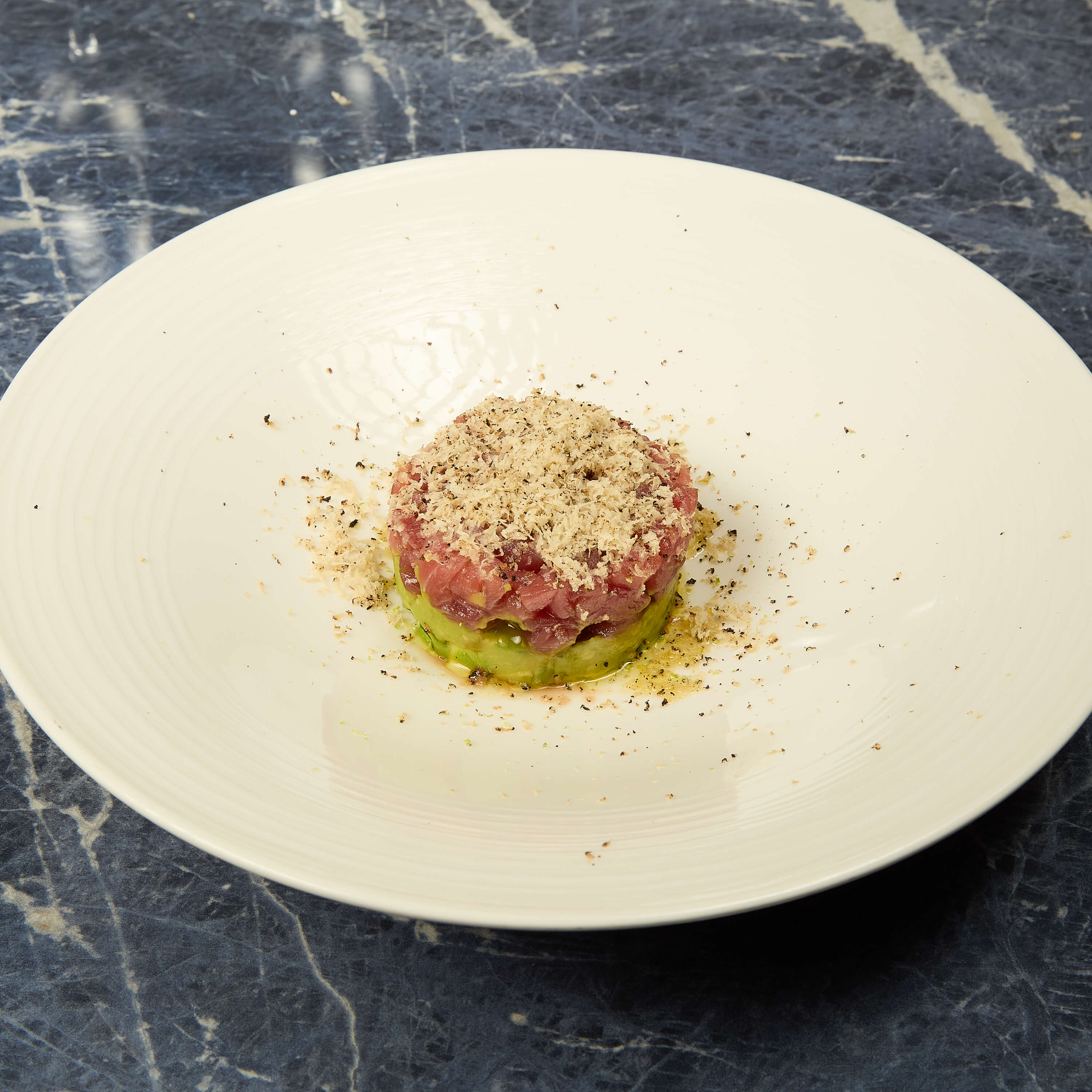 Tartare de Thon, Avocat & Truffe - Avenue 31 | Livraison Cuisine Méditerranéenne à Monaco