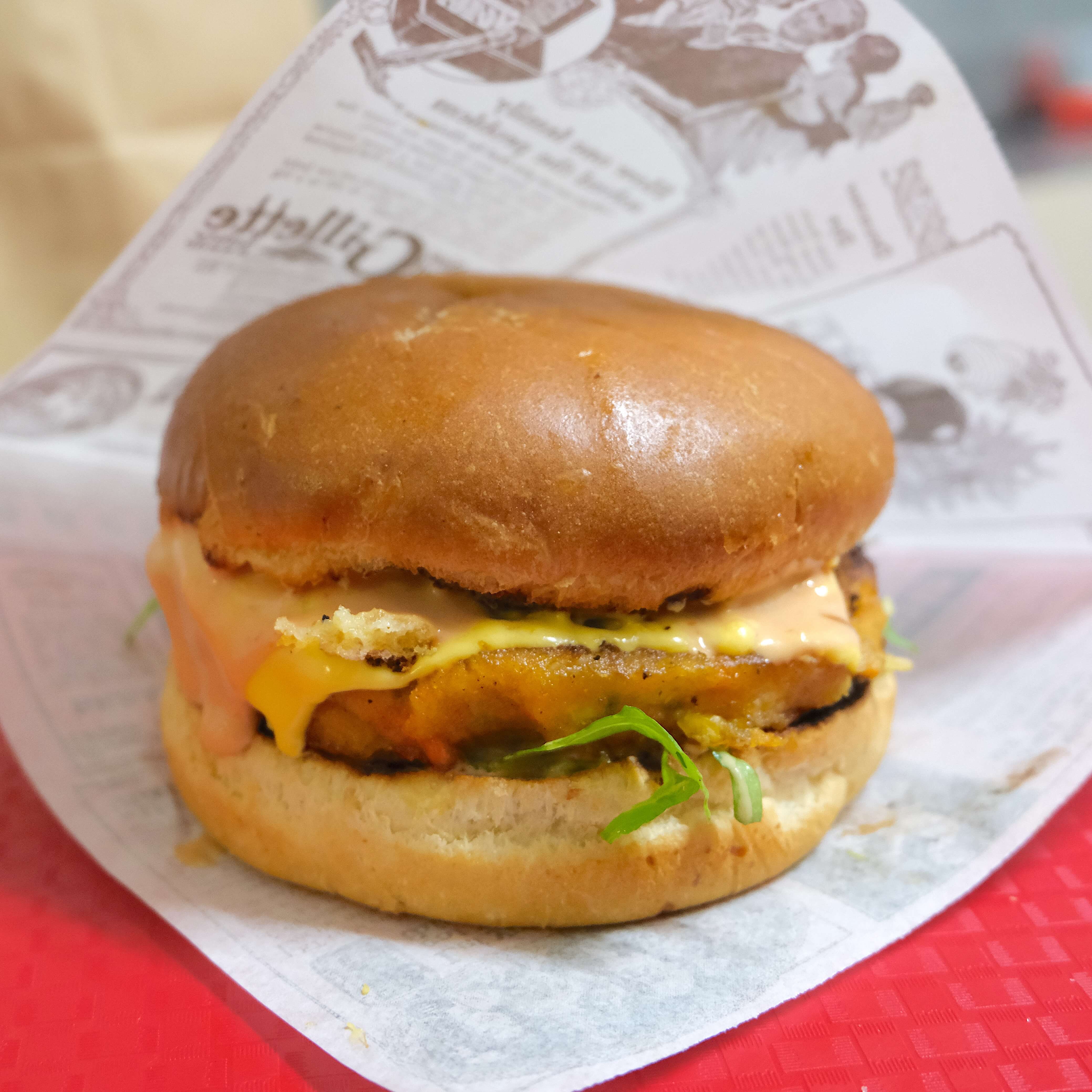 Veggie Burger Combo + French Fries + Drink - Smash | Delivery in Monaco